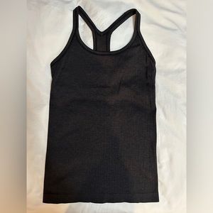 Lululemon black tank top size 6